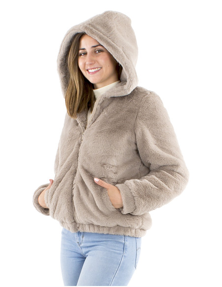 Veste polyester zip et capuche fourrure polyester